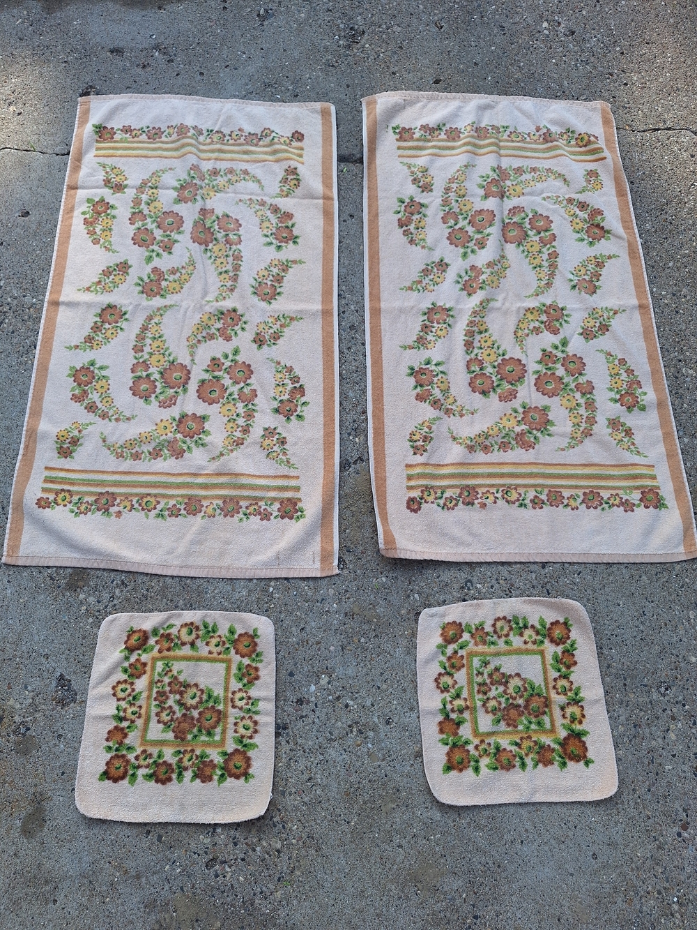Vintage Cannon Monticello Floral 2 Washcloths 2 Bath Towels